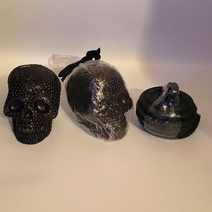 2 candles and a trinket box